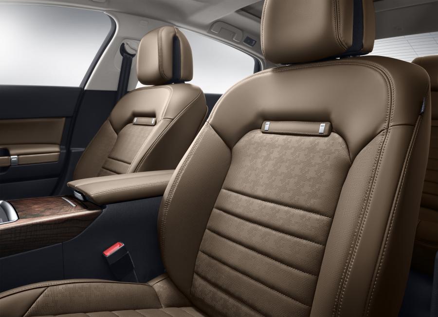Интерьер Citroen C6 2016 года  (фото 21 из 39)
